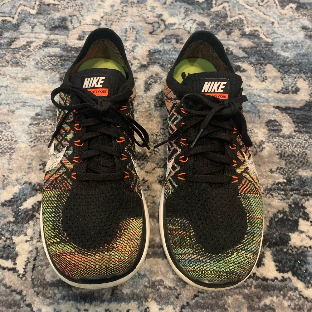Nike tennis shoes